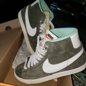 Nike vintage mid sneakers